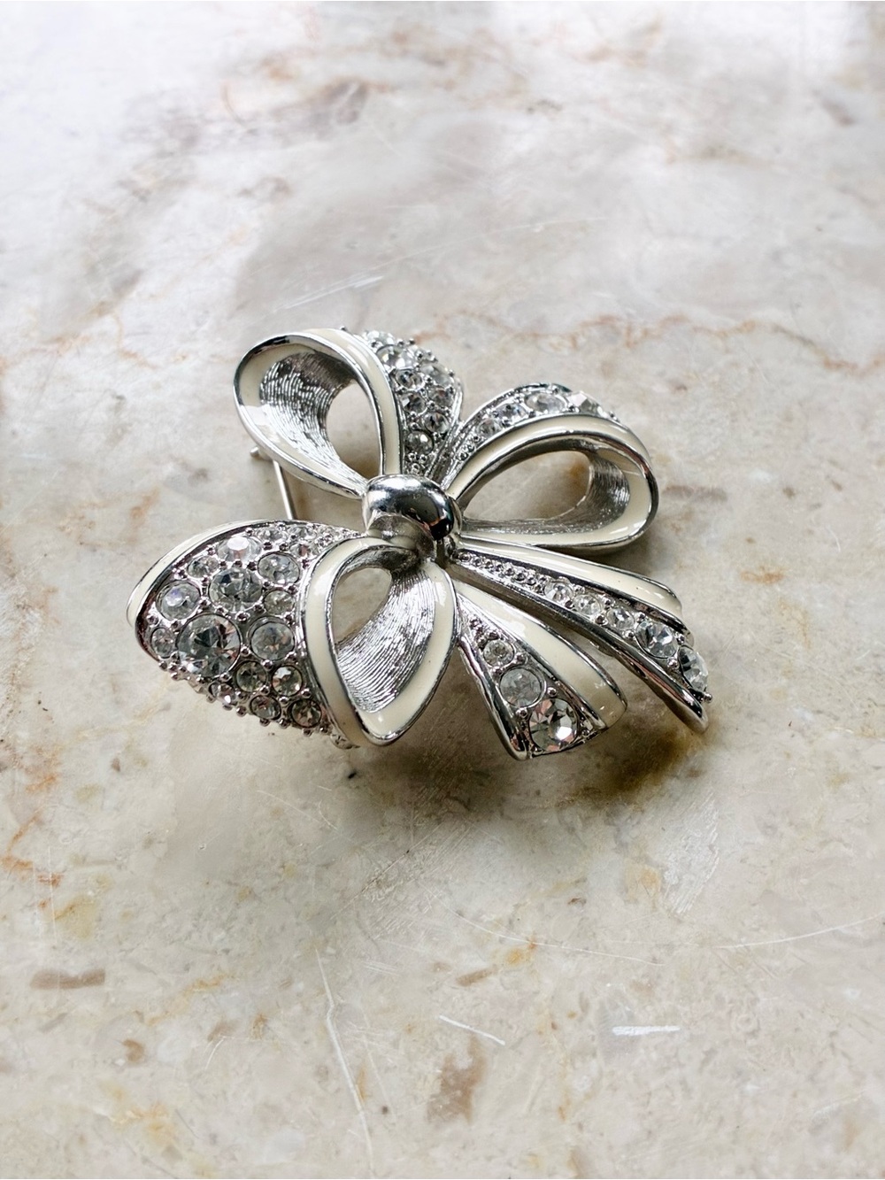 Nolan Miller Shining Spirit Bow Brooch Pin Vintage Silver Tone Rhinestones - Picture 2 of 12